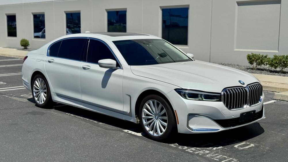 Rent BMW 7 Series in Beverly Hills