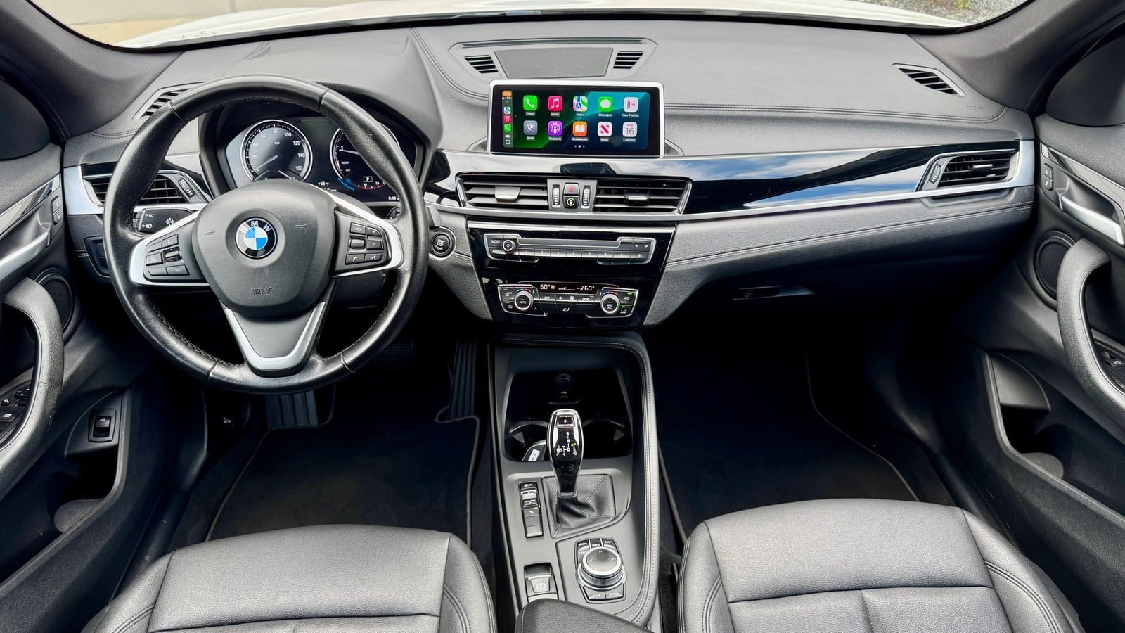 White BMW X1, photo 4 of 4