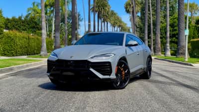 Lamborghini Urus SE Grey rental in Los Angeles