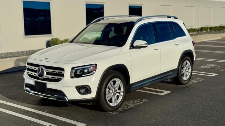 Mercedes GLB rental in Los Angeles