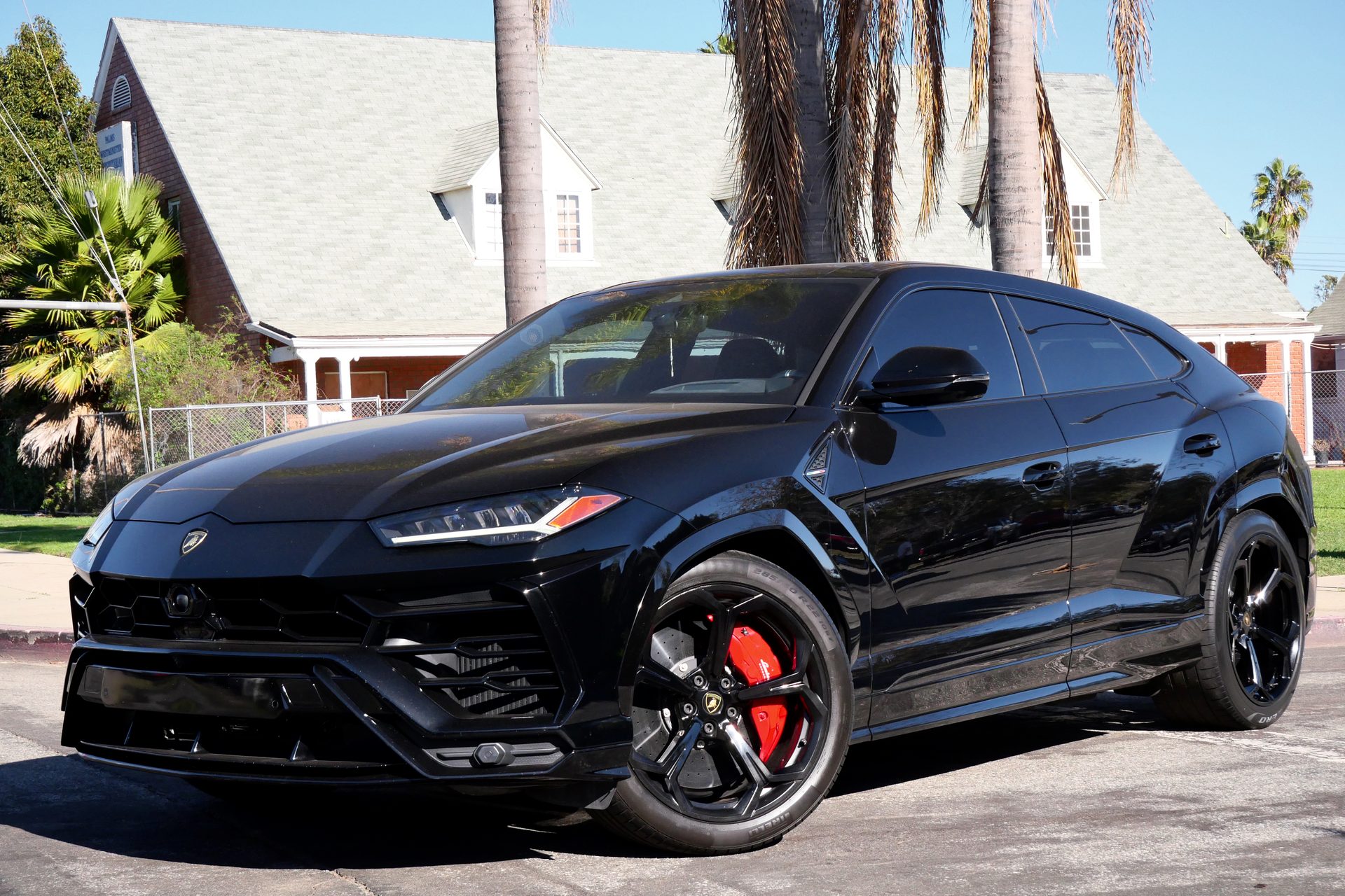 Lamborghini Urus rental