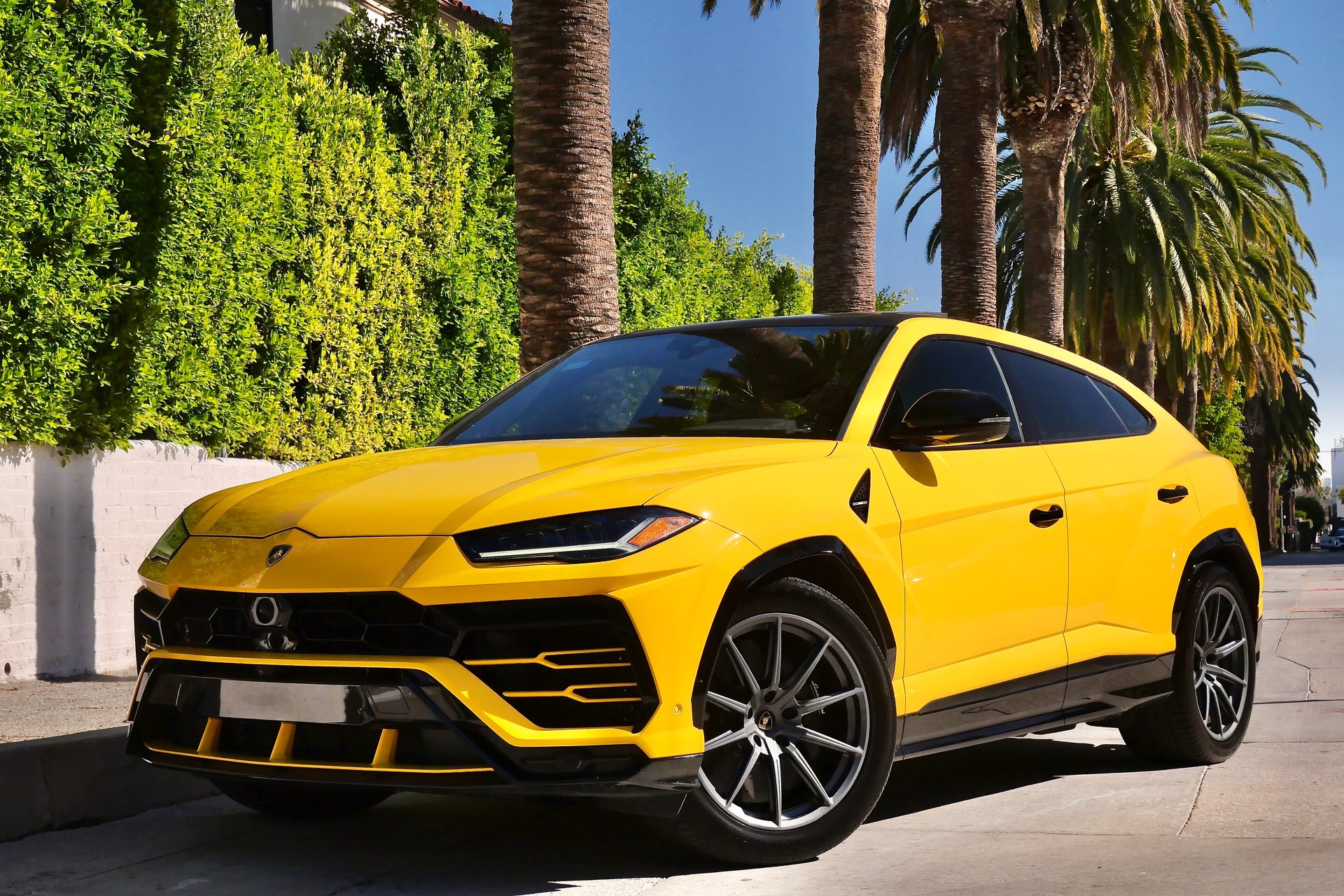 Lamborghini Urus Yellow rental Los Angeles